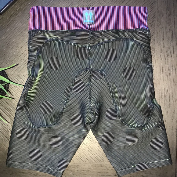 Nike off white biker shorts Clearance